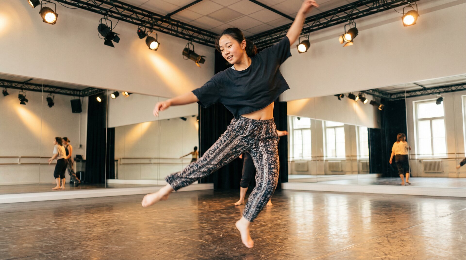 海角网舞蹈视频